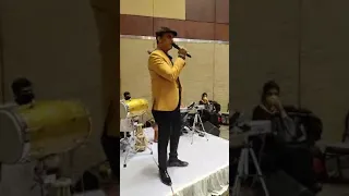 'Sawan aaya hai' Live by Amjad Khan Singer.