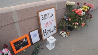 Битва за мост: у народного мемориала Борису Немцову продолжается противостояние власти и волонтёров