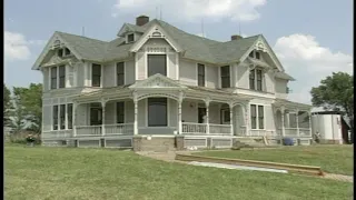 KCCI Archive: The movie crew for 'Twister' needed 'bailed out' while filming in Iowa