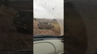 Нива спасает ниву тяну в глиняный подъем колеса 31 ‘simex #offroad