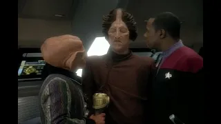 Star Trek:DS9 -Sisko and Quark Negotiates with Karemman Trader to Help Find the Founders