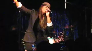 Jazmine Sullivan - Kiss from a Rose (Seal) @ the Jazz Cafe, London (10th September 2009)
