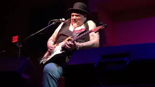 Popa Chubby-It’s a Mighty Hard Road (Live)