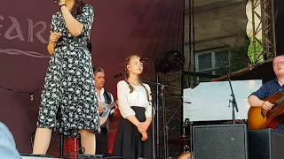 Angelo Kelly and Family IRISH SUMMER Kira singt Mary  4.8.18 Tambach