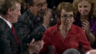 Giffords arrives for Obama address