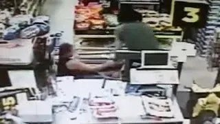 WATCH: Mother saves daughter from abduction