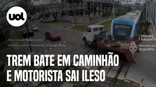 Trem bate em caminhão e motorista sai ileso na Argentina; veja vídeo do acidente