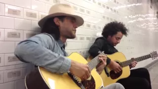 Jared Leto playing Up In The Air in a NYC Subway Station [full HD video]