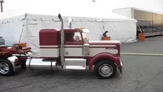 Mini Kenworth @ 2011 MATS.wmv