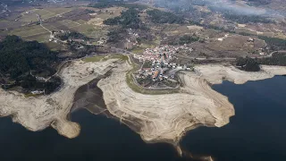 Reportagem num país em seca: "Em vez da albufeira da barragem temos um charco de água"