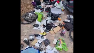 Оккупанты забили награбленными в Киевской области вещами целую машину.