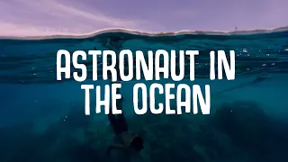 Masked Wolf - Astronaut In The Ocean (Lyrics) "What you know about rolling down in the deep?"