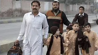 Mehr als 140 Tote bei Talibananschlag auf Schule Pakistan