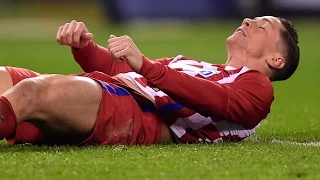 Fernando Torres Horrible Head Injury Atliticoo Madrid Vs Deportivo La Coruna - 02/03/2017 HD