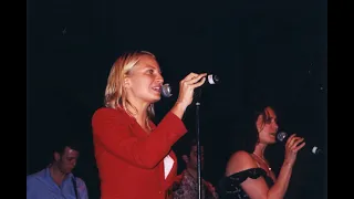 Zero 7 Feat. Sia Furler and Sophie Barker - Destiny (Live for iTunes 2001)