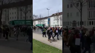 20.03.21. Querdenken zieht illegal und ohne polizeiliche Begleitung durch die Kasseler Innenstadt.