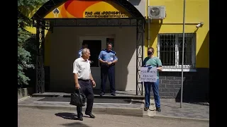 Одиночный пикет в городе Смоленске против резкого повышения цен на бензин