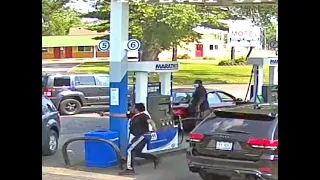 2 shot, 1 killed at Detroit gas station on video