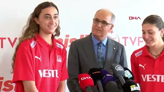 Milli voleybolcu Elif Şahin: Bu gururu ülkemize yaşattığımız için çok mutluyuz