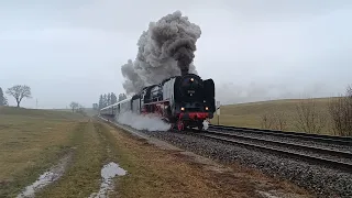 01 066 mit dem Allgäu-Express des Bayerischen Eisenbahnmuseums.