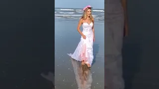 Vestido de Noiva para Cerimônia na Praia. #noivas #shorts