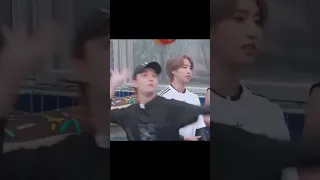 Hyunjin was so ready for nothing 🥲 #skz #straykids #hyunjin #changbin #meme #funny