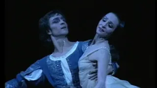 Romeo and Juliet - Balcony Pas de deux (Mukhamedov, Bessmertnova)