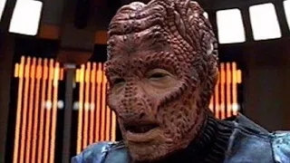 The Hirogen hunt Species 8472 | Star Trek: Voyager | Prey | S4E15