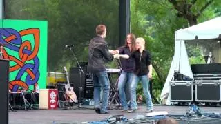 The Willis Clan Dancing To "100 Times Better " 9/6/14