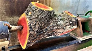 Amazing Wood Turning Technique - Revealing The Terrifying Mystery Inside The Log That You Never Knew