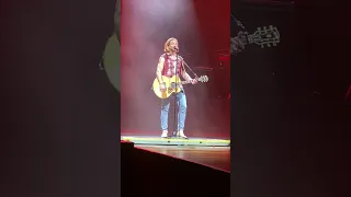 Sunrise Avenue , Festhalle Messe Frankfurt , 16 09 2022 / Samu asks us to jump