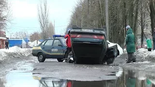 У Лозовій перекинулася автівка