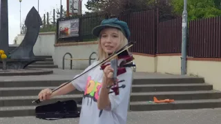 Torn - Ava Max street performance violin cover by Sandra Cygan