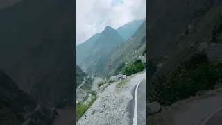 Dangerous driving in Ladakh 😱😱😱😱 a small mistake can lead to death