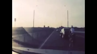 Невероятная авария мото водитель счастливчик-акробат Unbelievable lucky driver motoavariâ-Acrobat