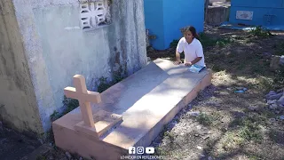 No creerás lo que esta niña encontró en la tumba de su madre, te sorprenderás