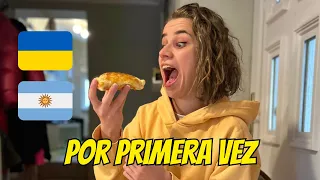 🇦🇷 🇺🇦  MY UKRAINIAN GIRLFRIEND COOKS EMPANADAS FOR THE FIRST TIME 😱 - ARGENTINE CULTURE 🇦🇷 🇺🇦