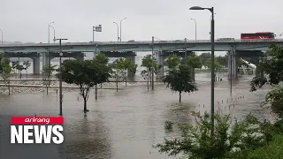 Heavy downpours pound S. Korea overnight, access to roads, bridges, parks restricted