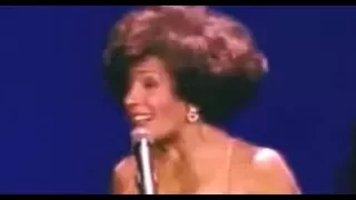 Shirley Bassey - The Greatest Love of All / You Never Done It Like That (1990 Atlantic City)