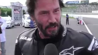 Keanu Reeves Interview Extract At Suzuka 8 Hours 2015 (на русском!)