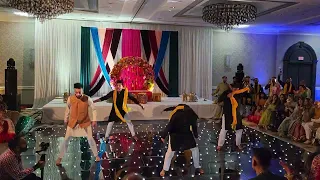 Khalibali I Eisha and Zain Mendhi I Craziest Pakistani Wedding Dance Performance