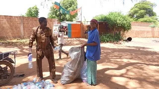 Niamey residents call for peace in their country