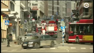 Возможный теракт в Швеции. В центре Стокгольма грузовик въехал в толпу. Есть жертвы