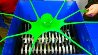 STRETCH OCTOPUS BETWEEN NAIL BEDS (HYDRAULIC PRESS EXPERIMENT