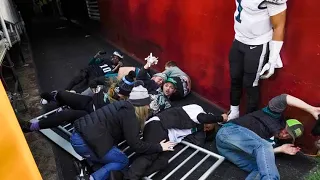 Fans fall after railing collapse at FedEx Field