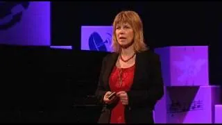 TEDxDanubia 2011 - Szvetelszky Zsuzsa - A pletyka tudománya és művészete