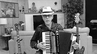 Mamma son tanto felice - Fisarmonica/voce - Accordion/voice cover by Biagio Farina