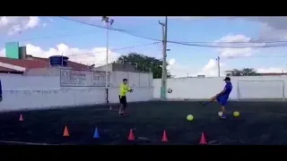 Treinamento de  goleiro sub 13