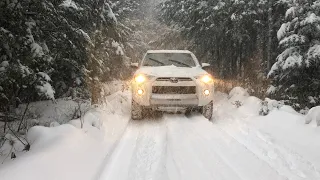 2020 TOYOTA 4 RUNNER TRD OFFROAD PLAYING IN A BLIZZARD