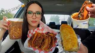 FIRST TIME TRYING BIRRIA QUESA TACOS w/ CONSOMÉ, BIRRIA BURRITO, BIRRIA RAMEN CAR MUKBANG (2022)